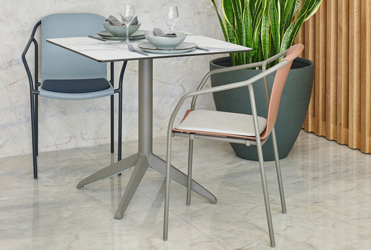 Quatro_fix by simplysofas.in